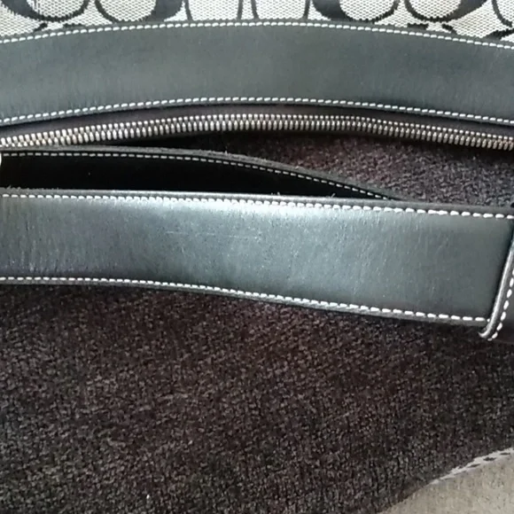 Authentic Coach Shoulder Bag - Picture 10 of 13